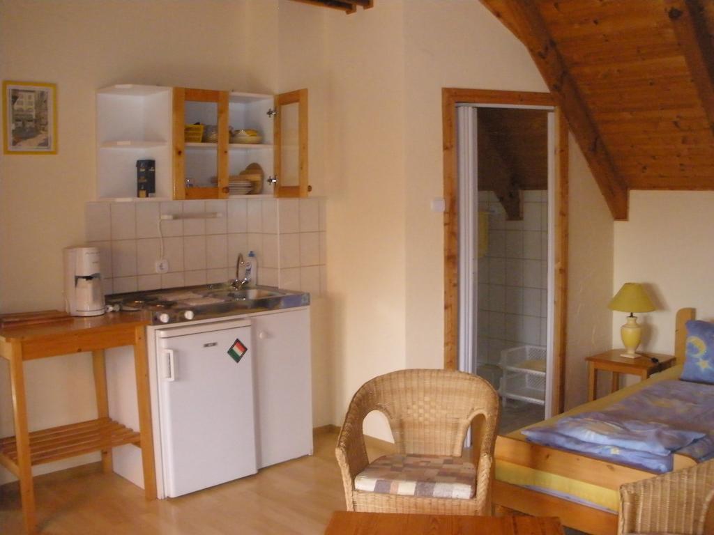 Emilia Apartmanhaz Хевиз Номер фото